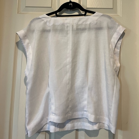 White linen top - Picture 2 of 3
